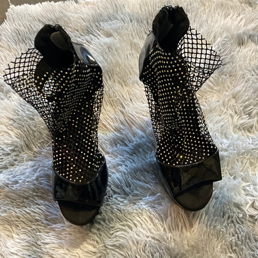 Exotic heels
